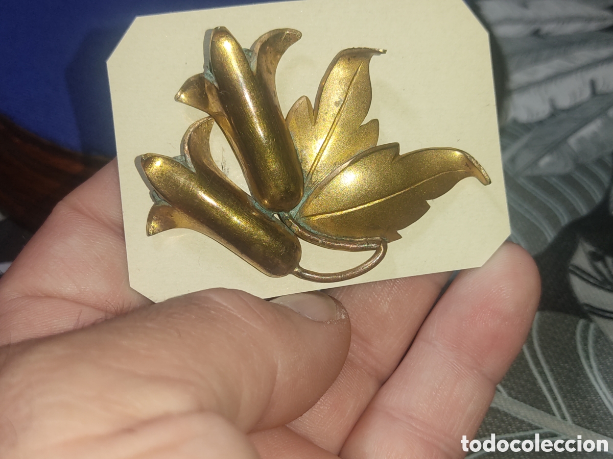 Joyeria: Broche Art Deco flores campanillas o Tulipanes de bronce o lat&oacute;n.