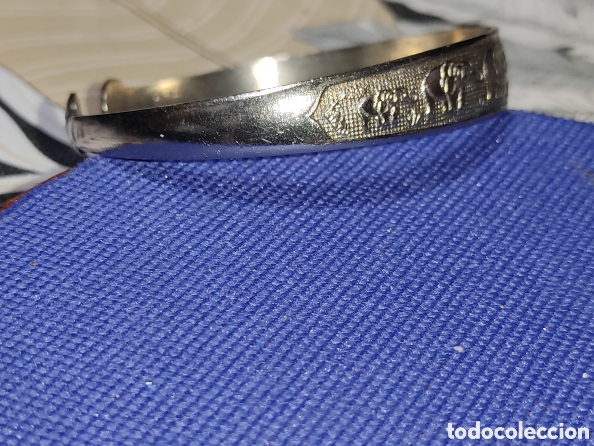 Joyeria: Pulsera repujada con elefantes.Vintage. - Foto 3