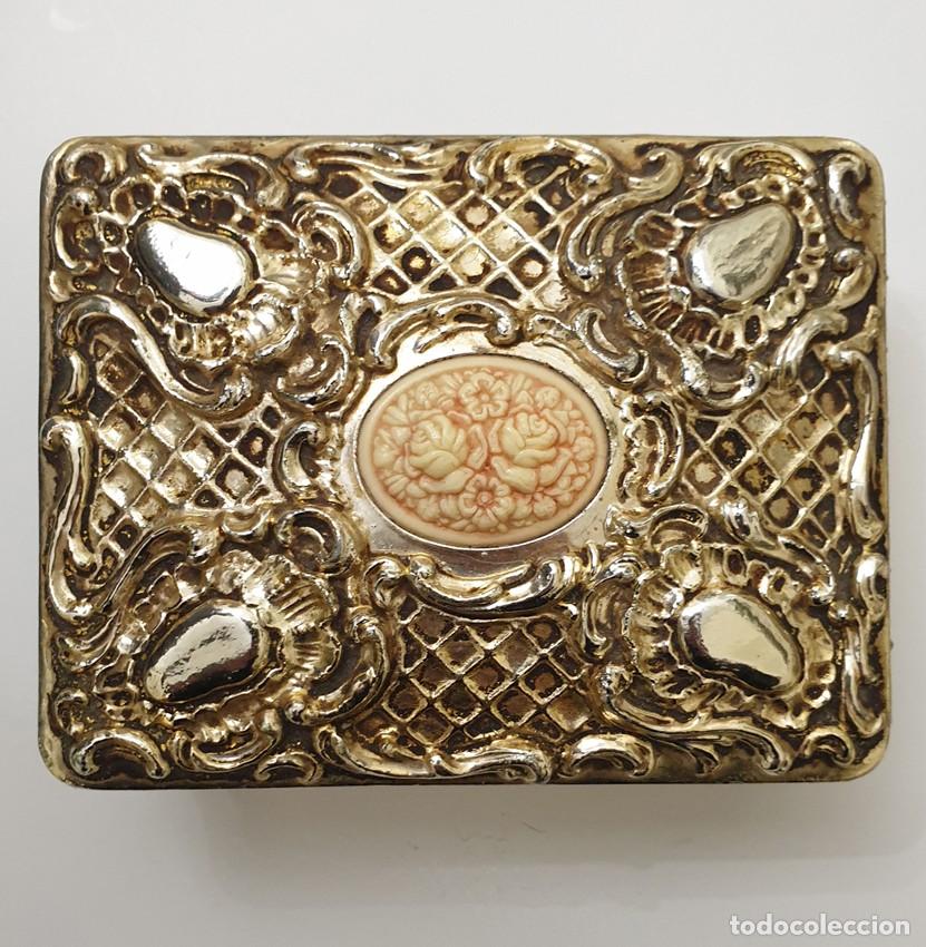 Joyeria: ANTIGUO JOYERO CAJITA TOCADOR TODO PL&Aacute;STICO EFECTO CRISTAL Y TAPA DORADA CAMAFEO VINTAGE 50s