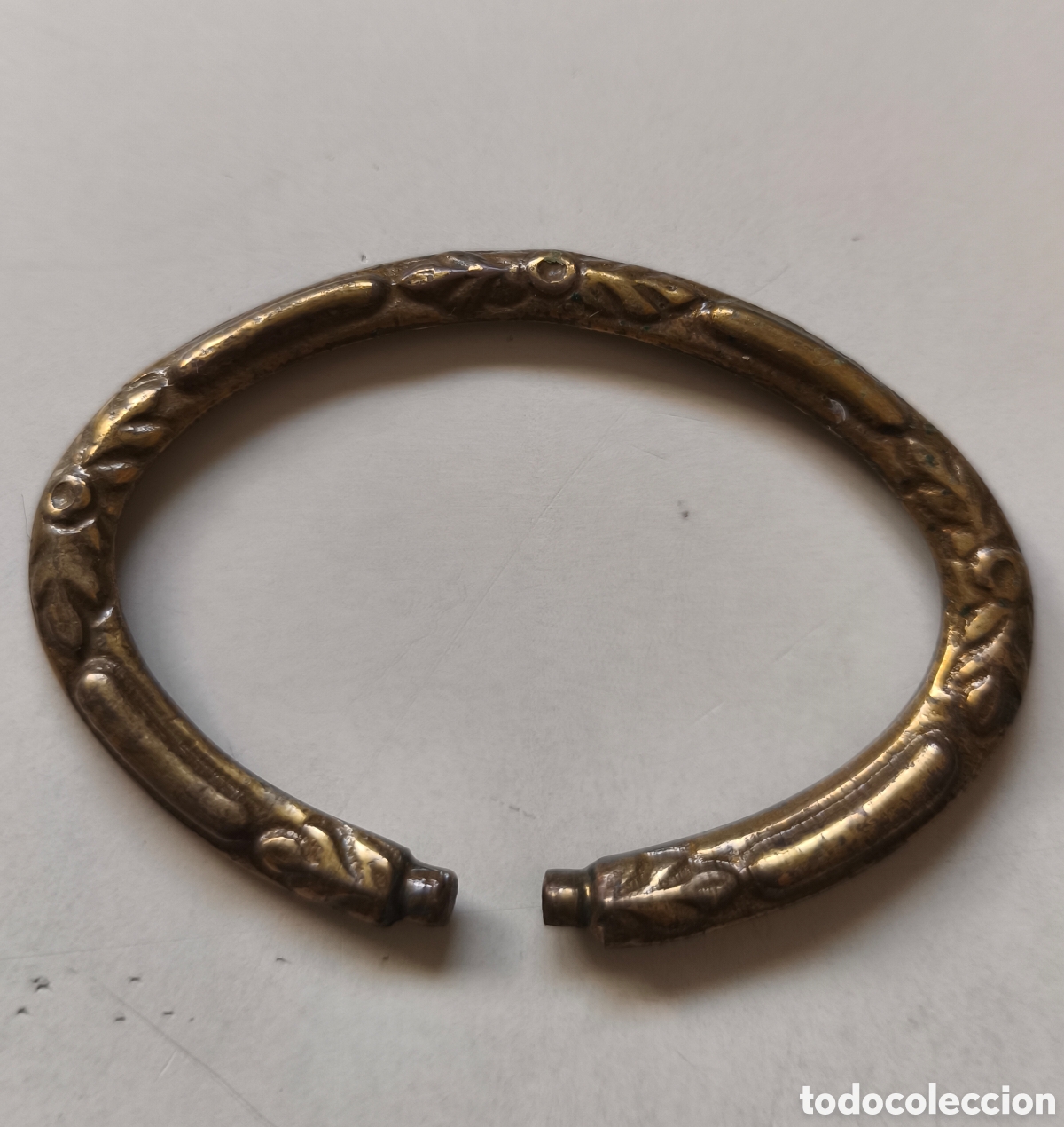 Joyeria: Antigua pulsera, brazalete. Bronce o lat&oacute;n.