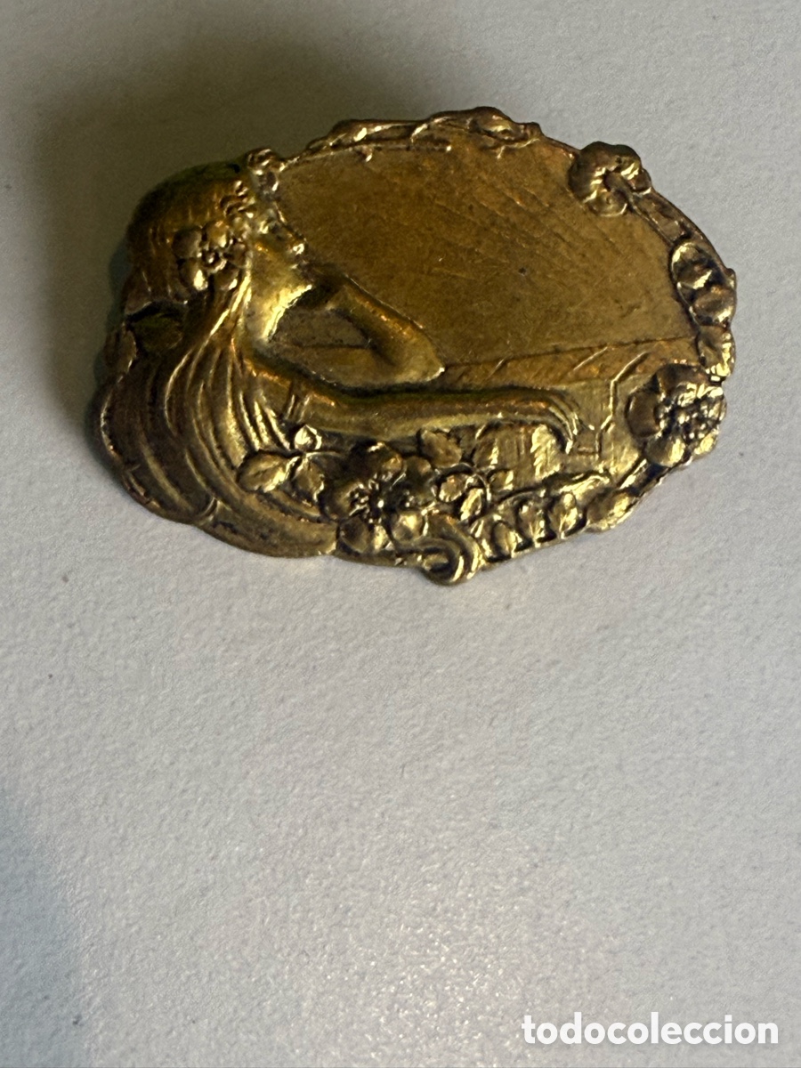 Joyeria: Broche Modernista Art Nouveau Dorado Mujer entre Flores y Naturaleza