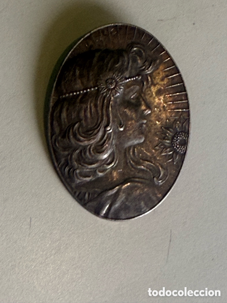 Joyeria: Broche Modernista Art Nouveau Mujer con Girasol Relieve Plateado Vintage