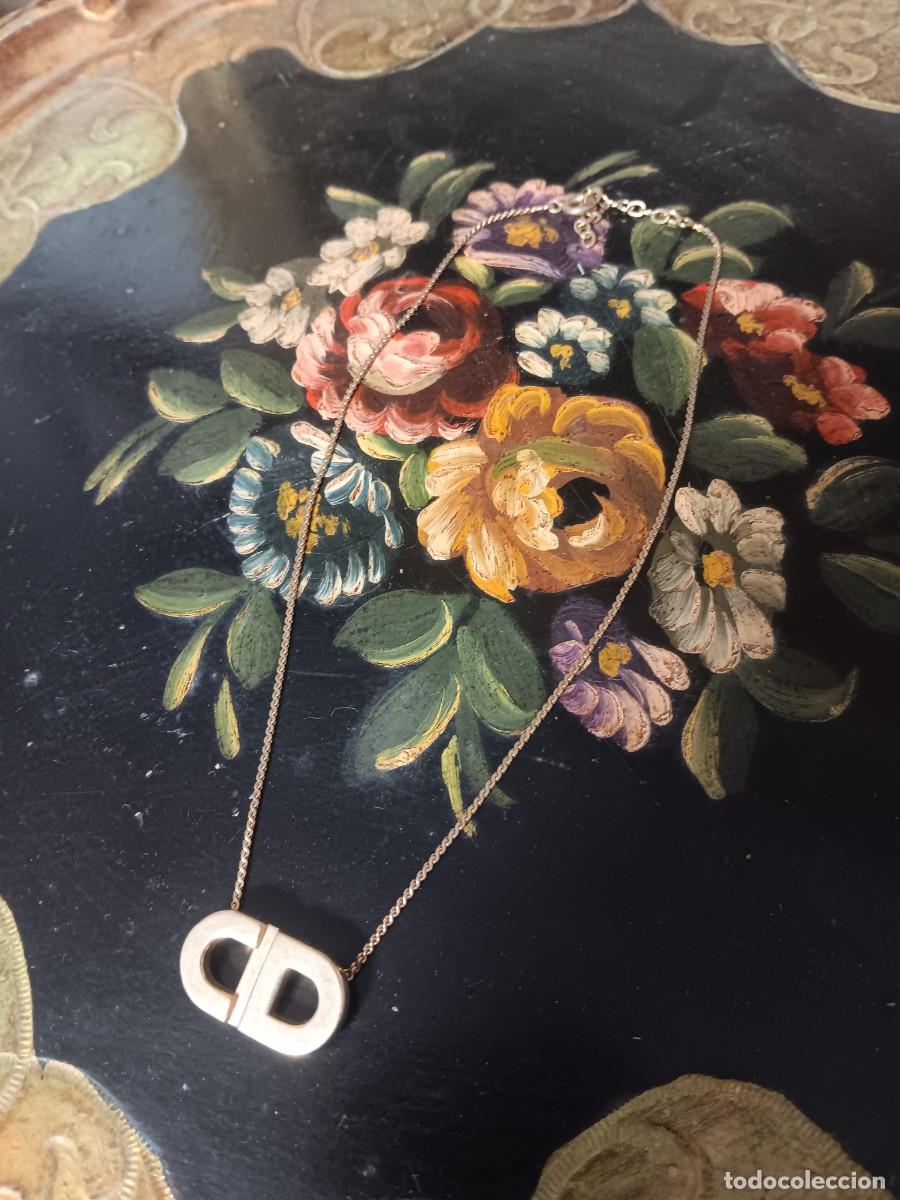 Joyeria: collar vintage de Christian Dior con el ic&oacute;nico colgante del logotipo &rdquo;CD&rdquo;.Detalles del productoMarc