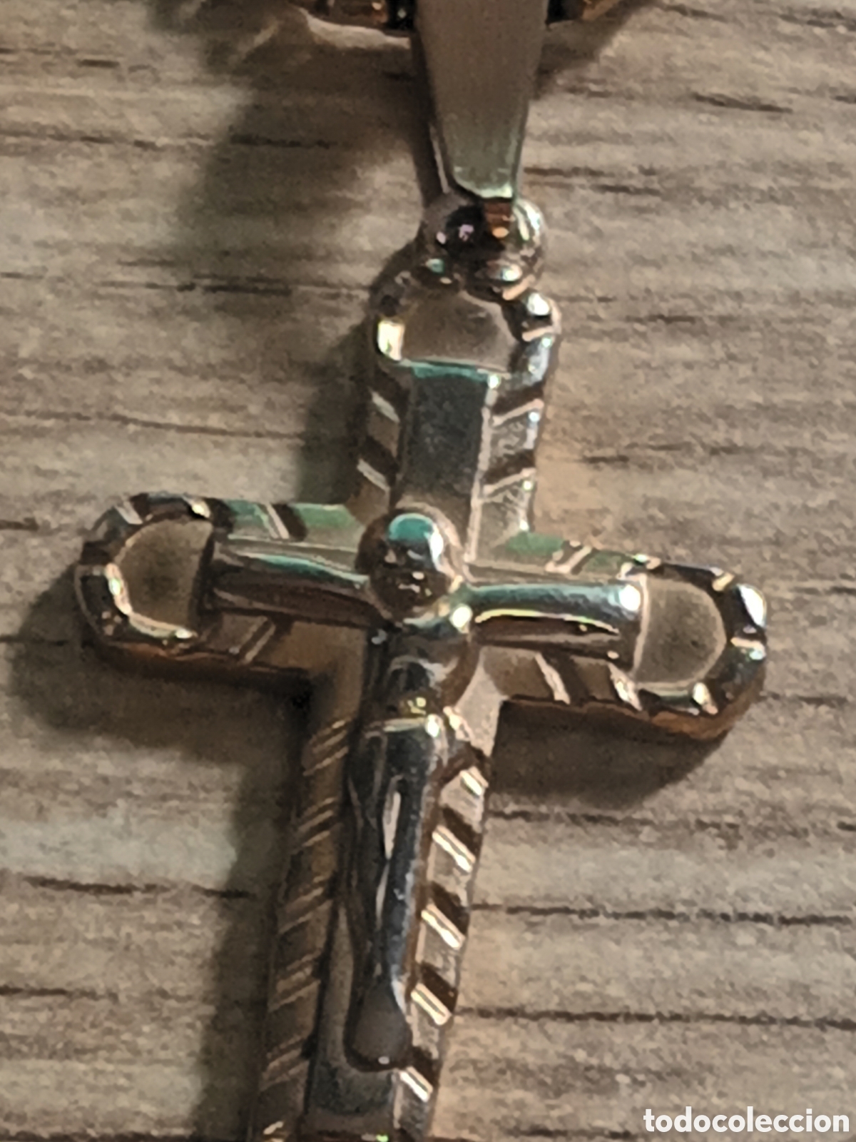 Joyeria: CRUCIFIJO CON CADENA DORADO EN ACERO INOXIDABLE