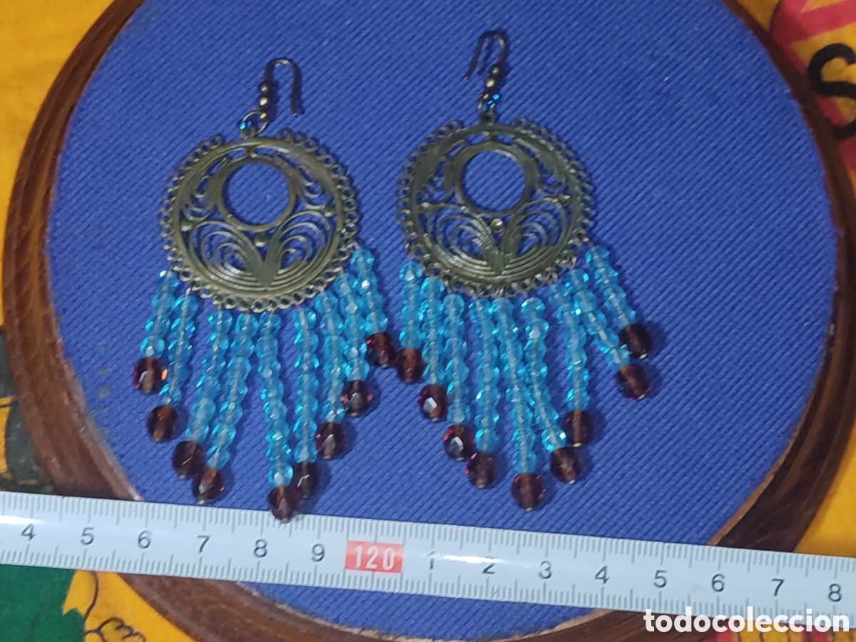 Joyeria: Pendientes largos artesanales de lat&oacute;n y cristal. - Foto 3