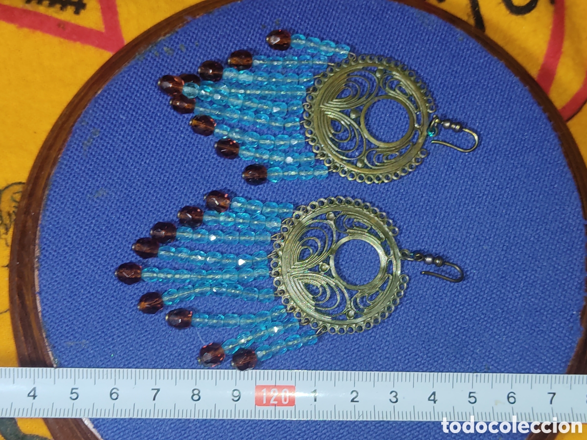 Joyeria: Pendientes largos artesanales de lat&oacute;n y cristal. - Foto 4