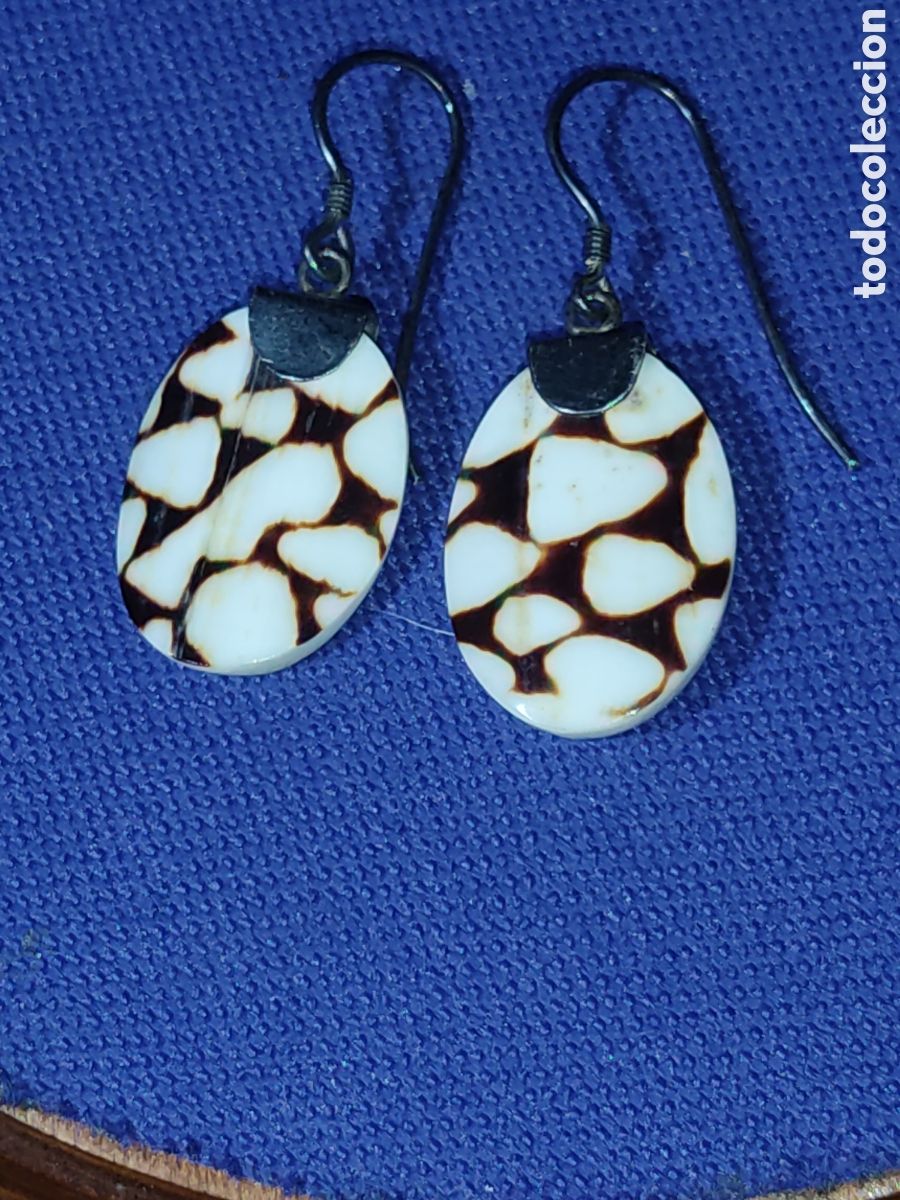 Joyeria: Antiguos pendientes de concha marina,los enganches creo que son de plata.Vintage.