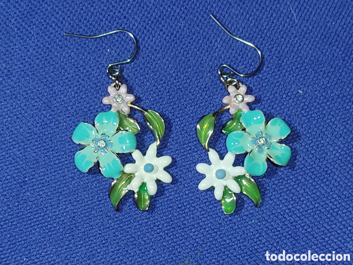 Joyeria: Bonitos pendientes de flores esmaltadas.Vintage.