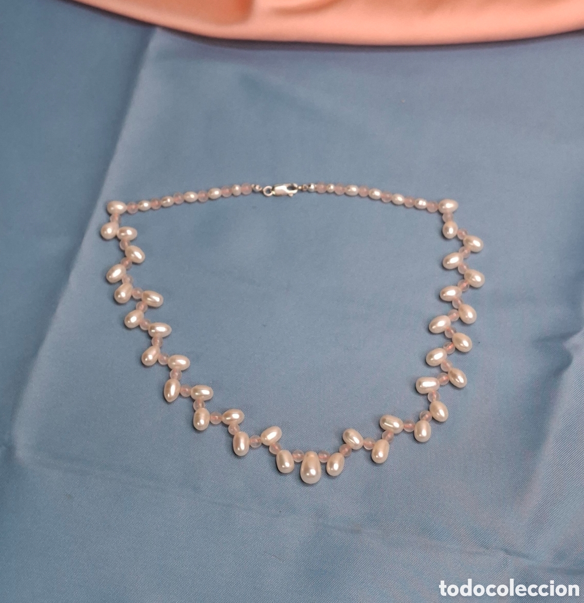 Joyeria: Collar de perlas cultivadas y cuarzo rosa