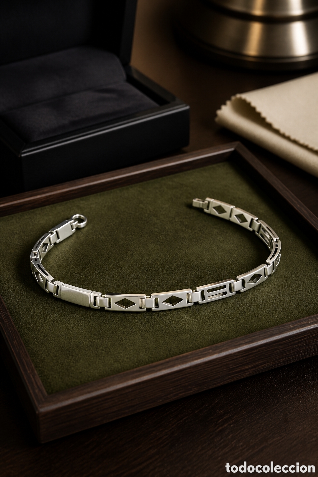 Joyeria: BONITA PULSERA ELABORADA EN PLATA