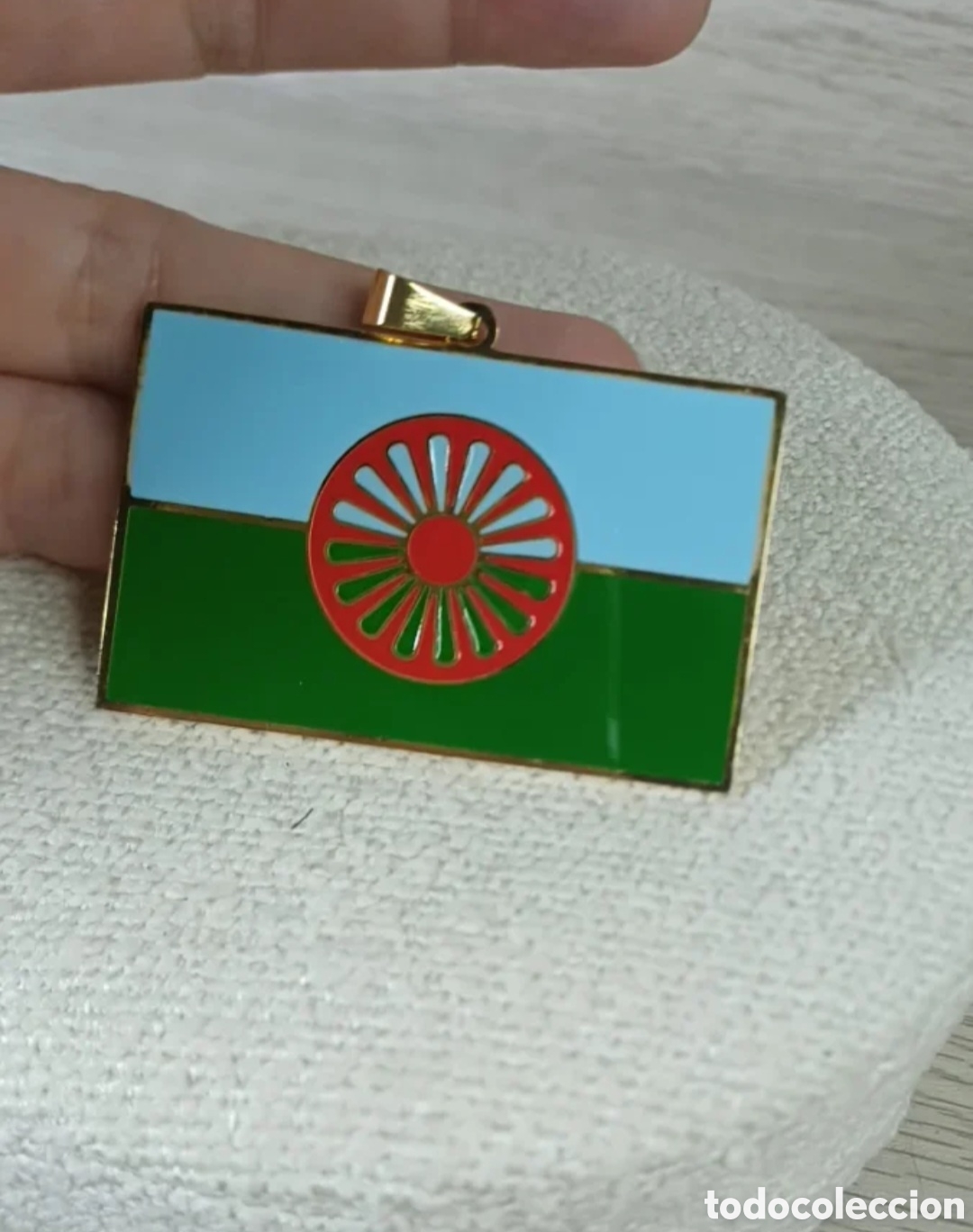 Schmuck: Medalla Bandera Gitana Chapado Oro 18 k