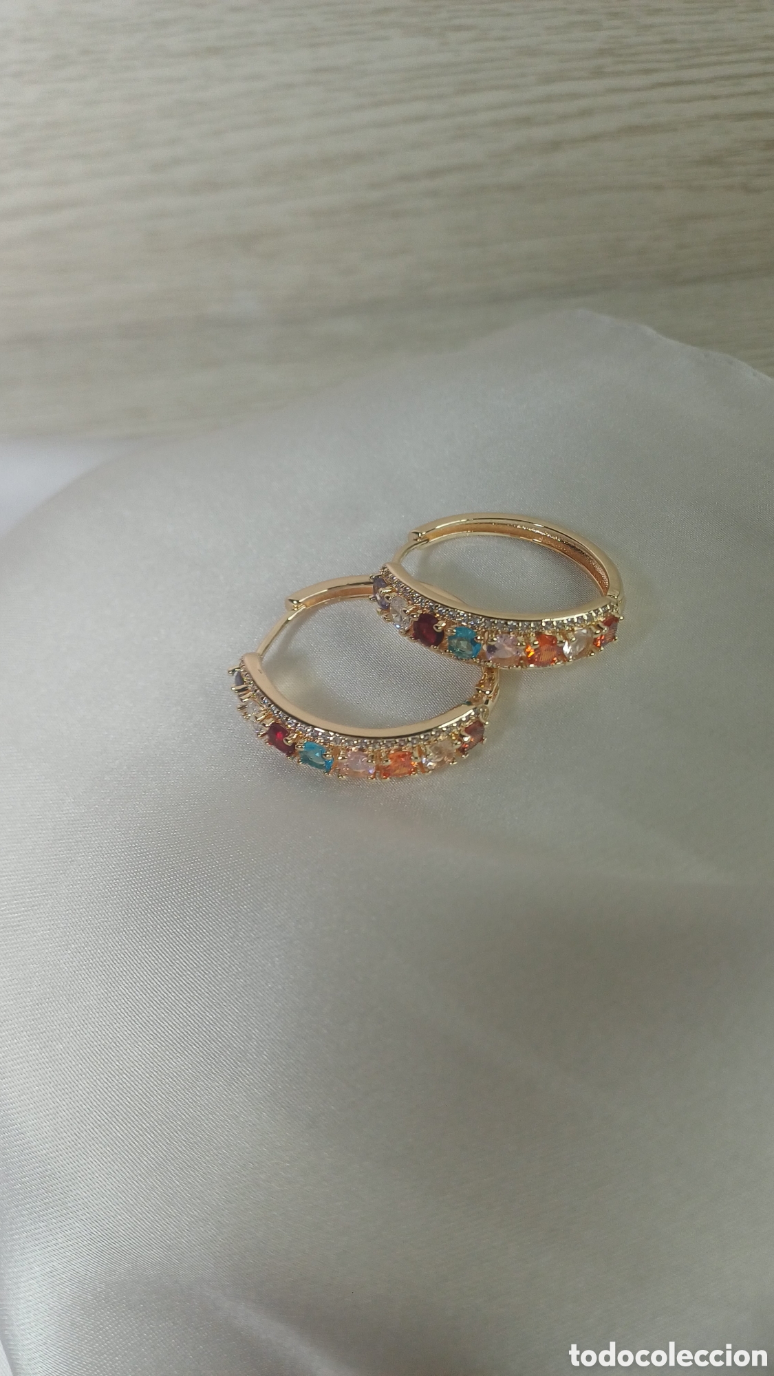 Joyeria: PENDIENTES ARO MEDIANO CHAPADO EN ORO Y CRISTALES COLORES