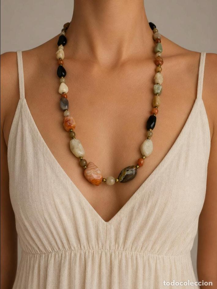 Joyeria: Collar de &aacute;gata con piedras grandes, piedras naturales variadas, joyer&iacute;a boho llamativa.