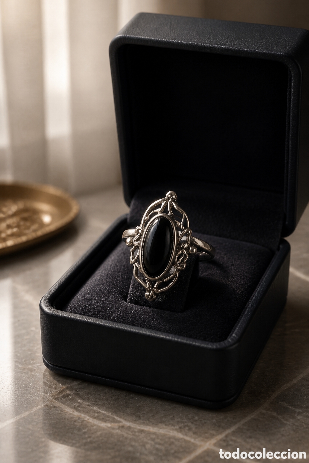 Joyeria: ANTIGUO ANILLO ELABORADO EN PLATA Y AZABACHE