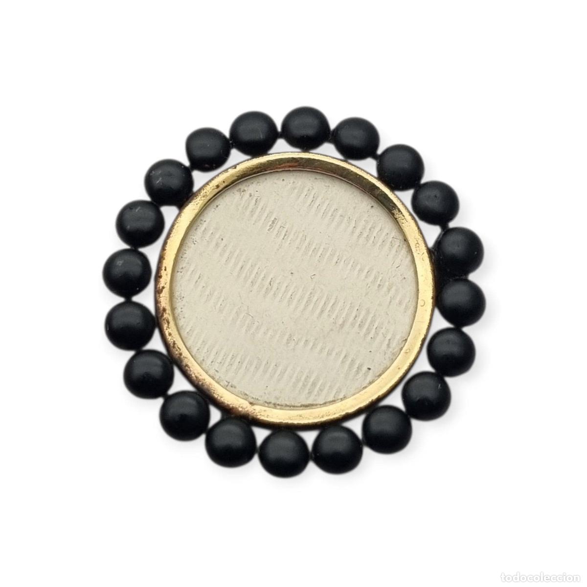 Gioielleria: Broche guardapelo victoriano de luto, metal lacado negro, Inglaterra, circa 1890-1900