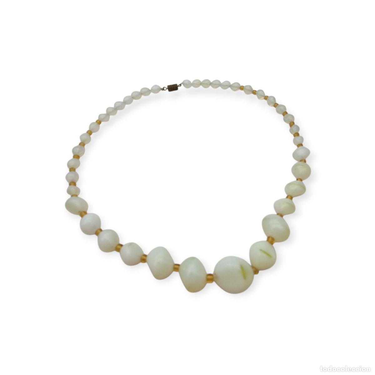 Joyeria: Collar vintage de vidrio opalino cuentas graduadas opalescentes, Mid Century 1950-1960