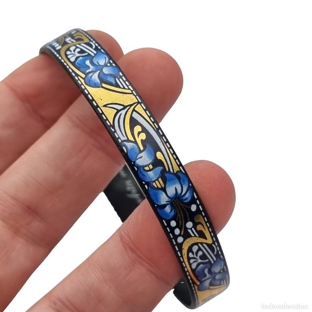 Schmuck: Brazalete vintage esmaltado Arta Austria con flores azules estilo Jugendstil, Circa 1980
