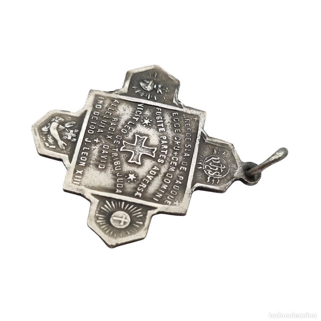 Joyeria: Medalla cruz San Antonio de Padua devocional cat&oacute;lica de metal plateado, circa 1970