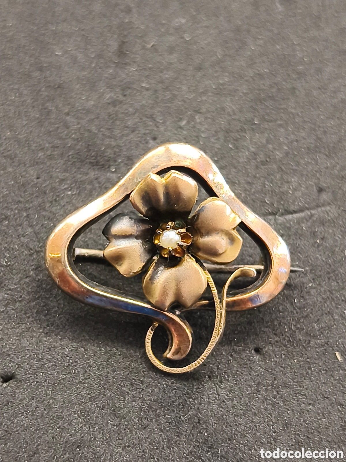 Joyeria: Antiguo broche modernista, en plata ba&ntilde;ado en oro, 3cm