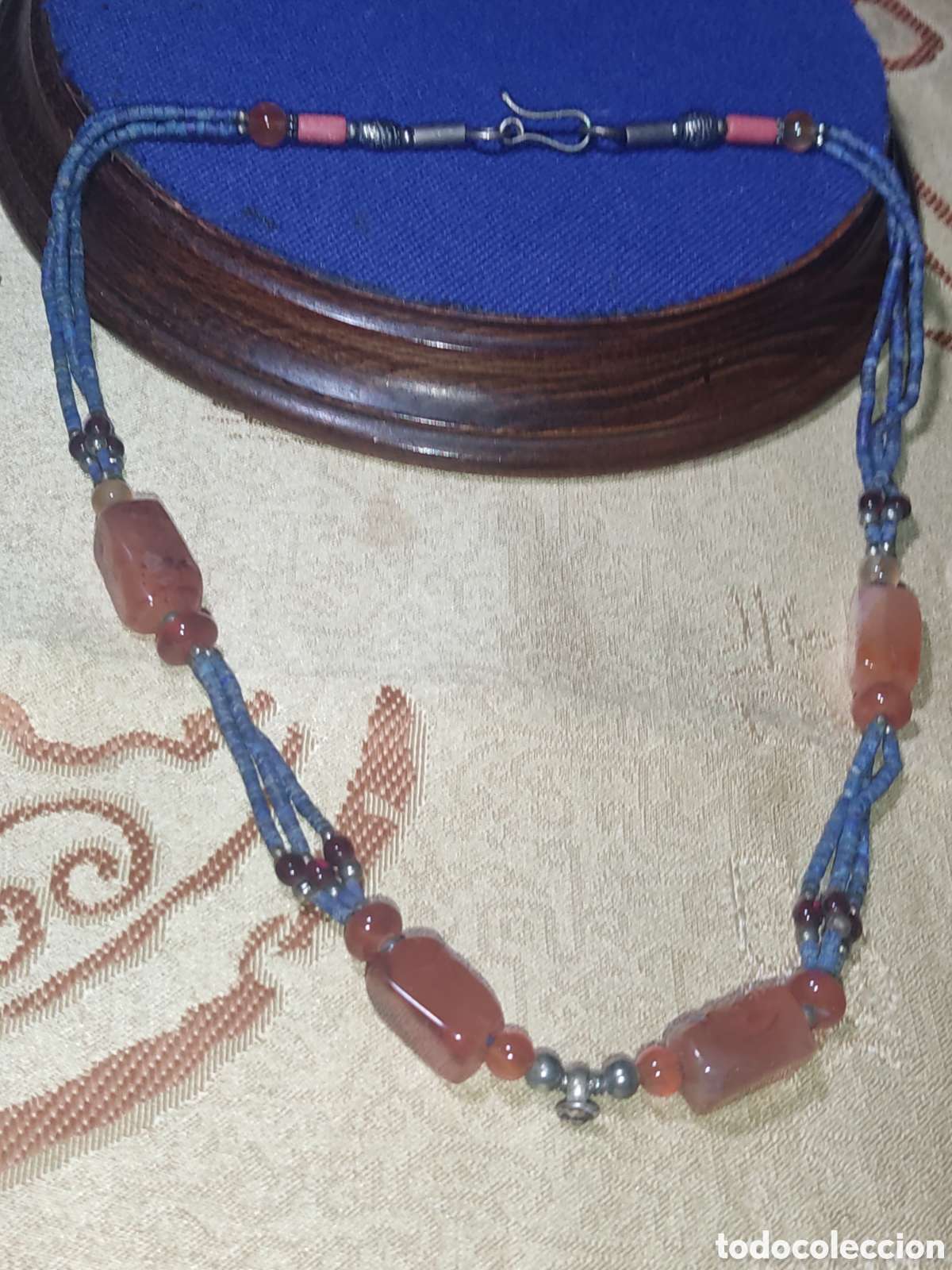 Schmuck: Collar tibetano de &aacute;gatas,bolitas de granate,coral y mostacilla de lapisl&aacute;zuli.Vintage.