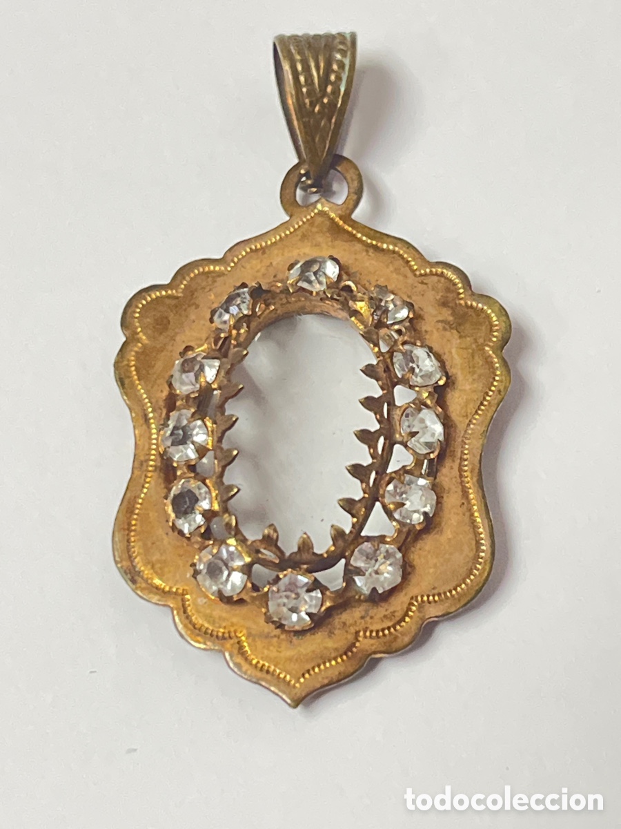 Schmuck: Colgante antiguo estilo Victoriano con piedras engarzadas chapado oro / C613