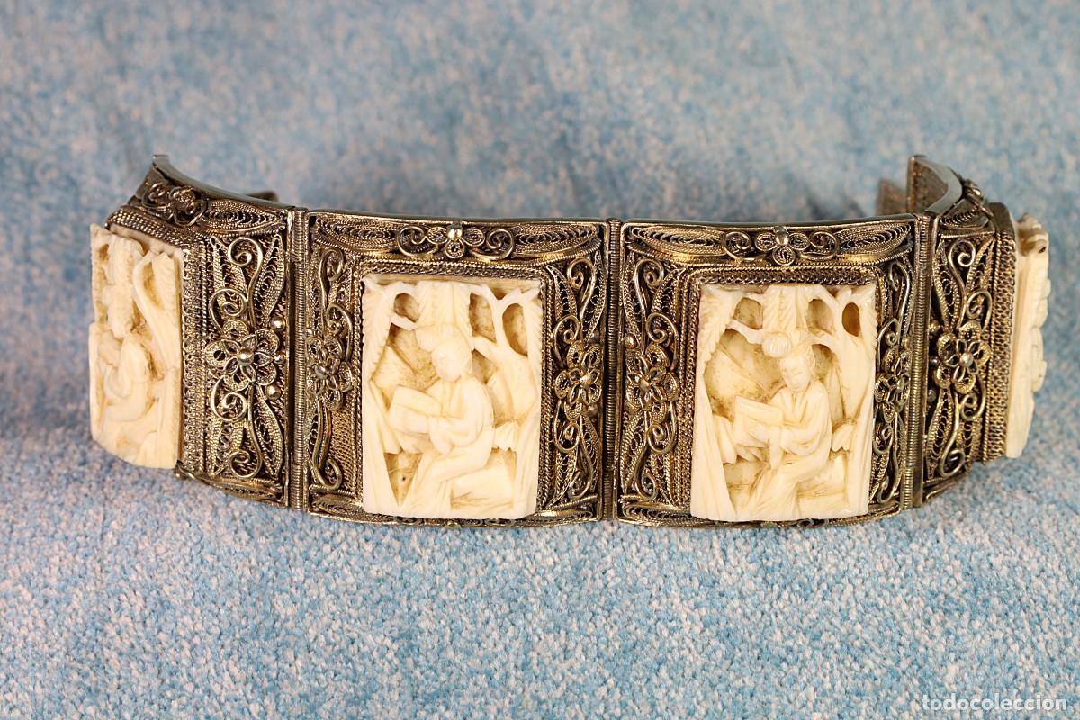 Joyeria: Pulsera filigrana de plata y tallada en hueso. As&iacute;atica Filigree bracelet in silver and carved bone