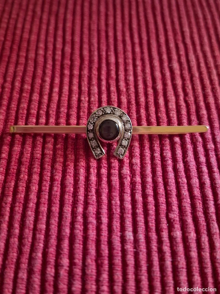 Joyeria: ANTIGUO PILLACORBATA ORO Y DIAMANTES