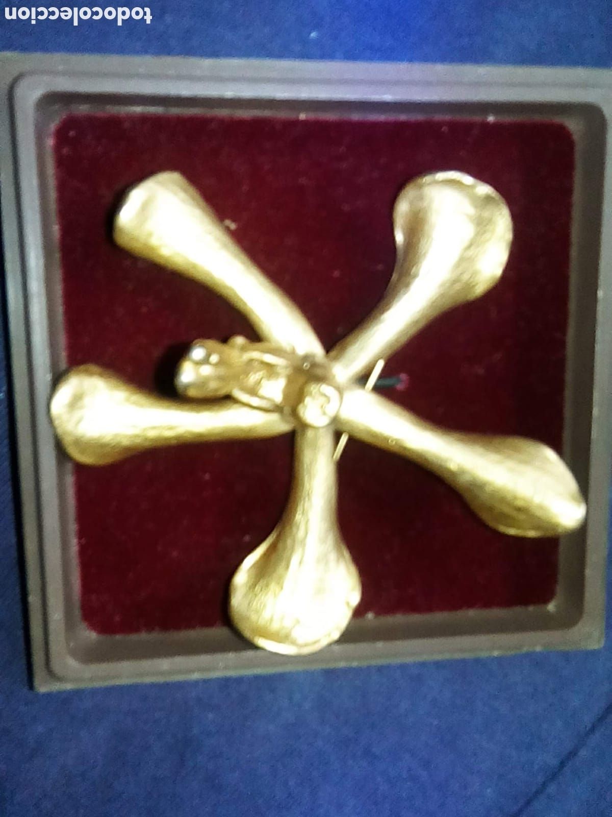 Joyeria: Broche de verdadera orqu&iacute;dea ba&ntilde;ado en oro 22k