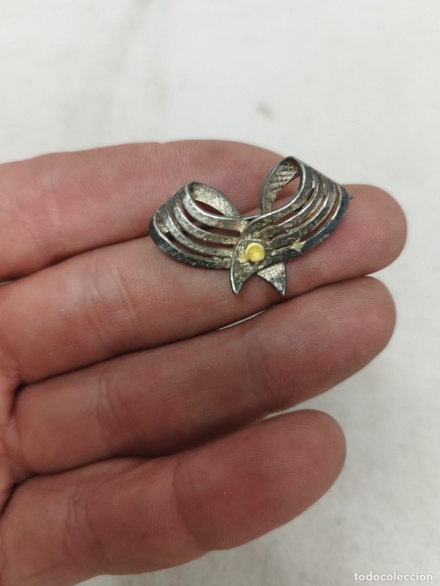 Joyeria: Antiguo broche en forma de lazo.
