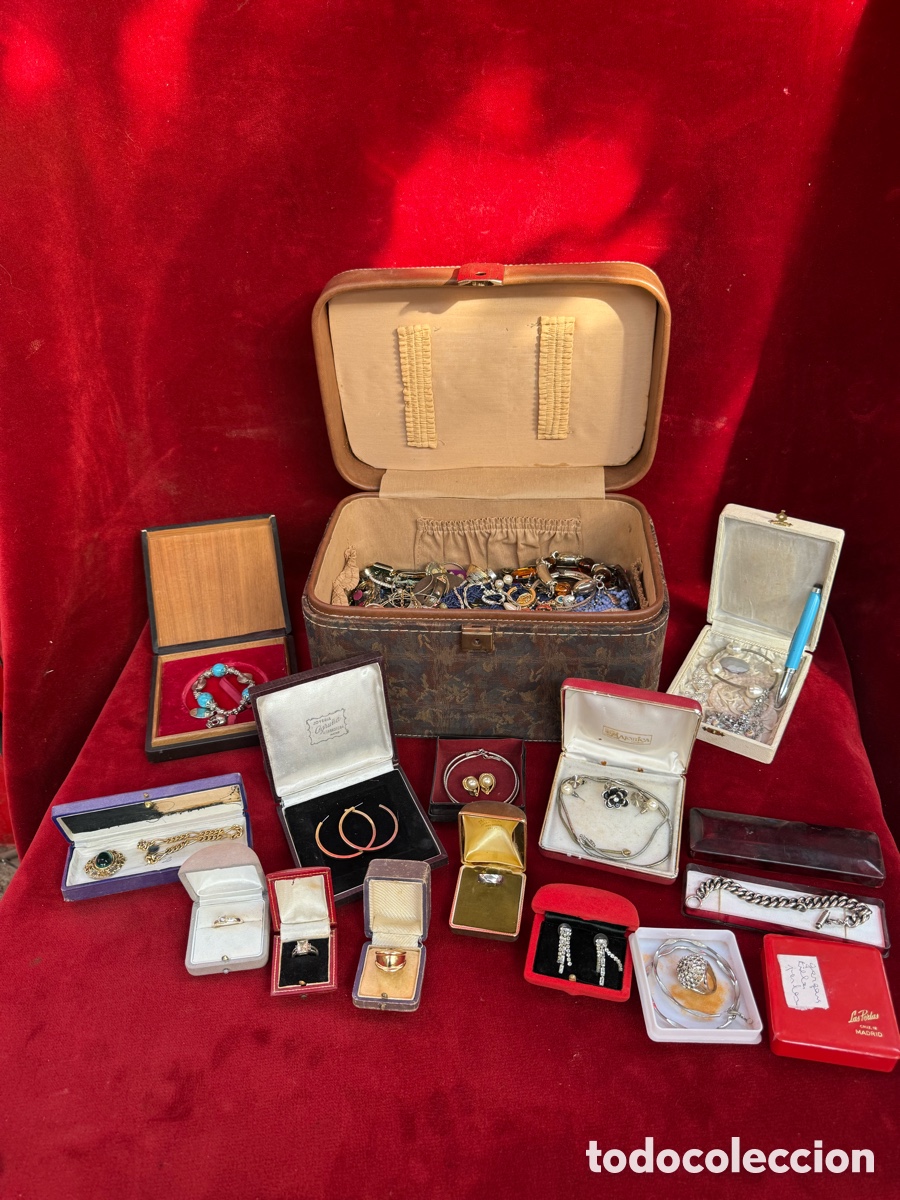 Joyeria: Gran Lote de bisuteria,en cajas y sueltas!