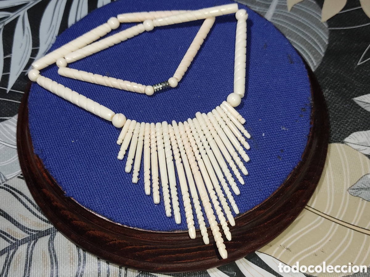 Joyeria: Bonito Collar de hueso tallado.A&ntilde;os 60-70.