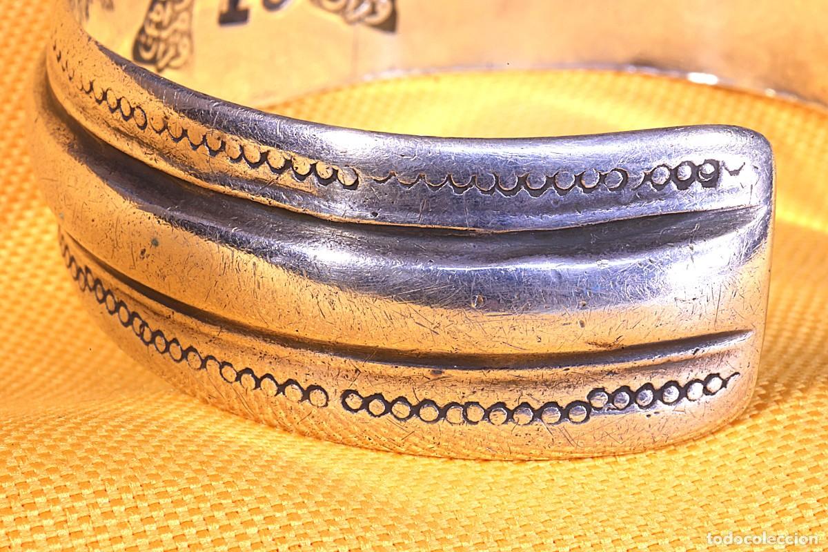 Joyeria: Brazalete de plata macizo. Pulsera. Egipcio. Solid silver bracelet. Egyptian. - Foto 6