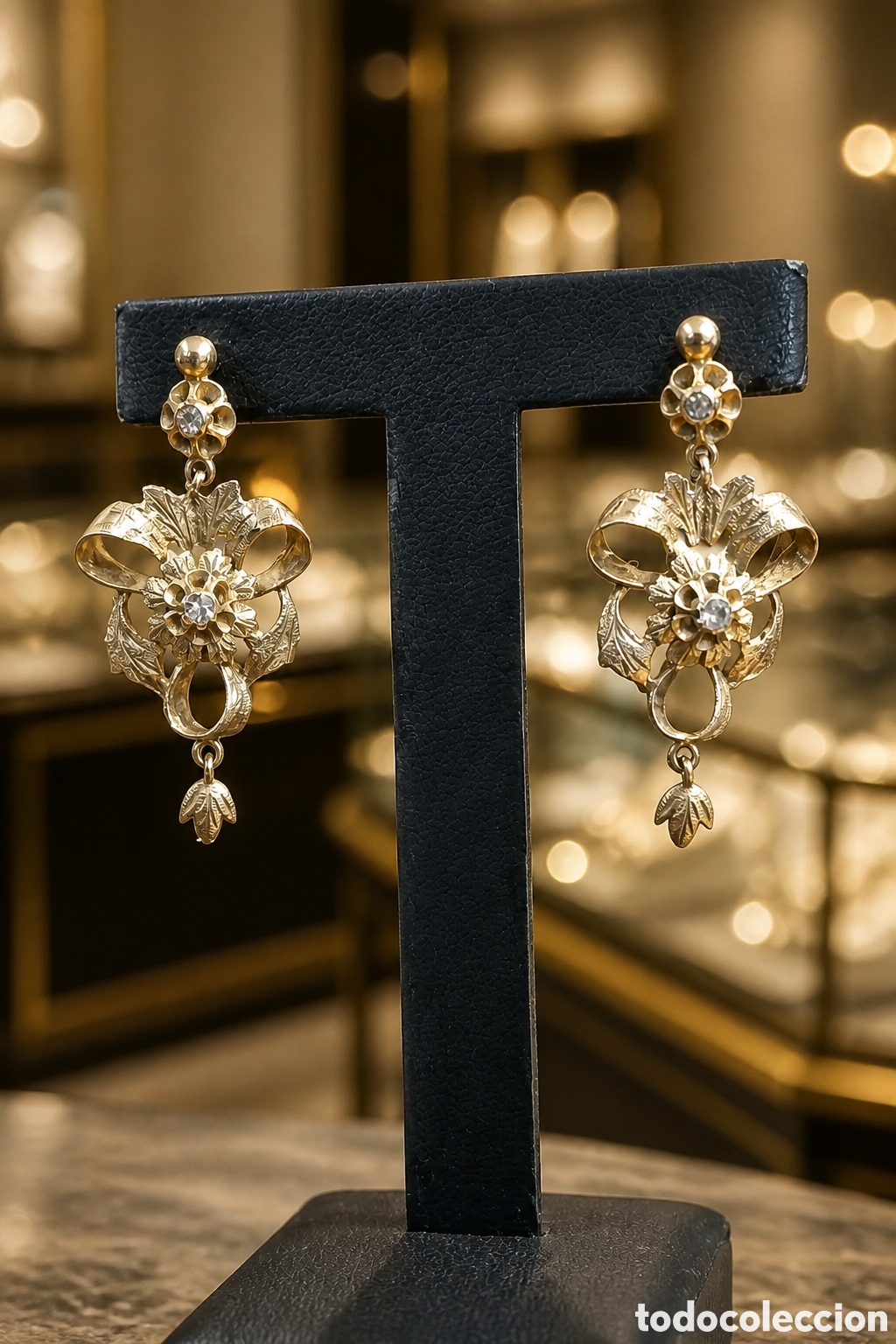Joyeria: Elegantes pendientes antiguos isabelinos, elaborados en plata 930, con ba&ntilde;o de oro con un dise&ntilde;o...