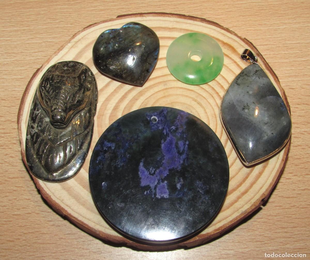 Joyeria: Lote 5 colgantes piedra disco Bi chino verde medall&oacute;n coraz&oacute;n l&aacute;grima labradorita Anubis pirita