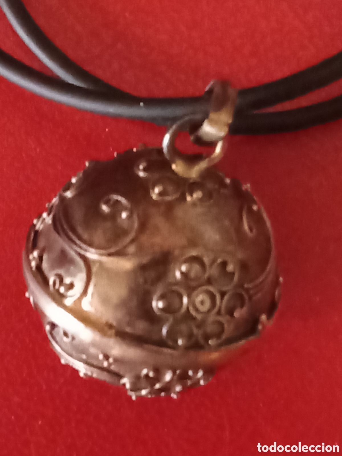 Joyeria: Antiguo colgante exvoto, bola filigrana , posiblemente plata , JMJ