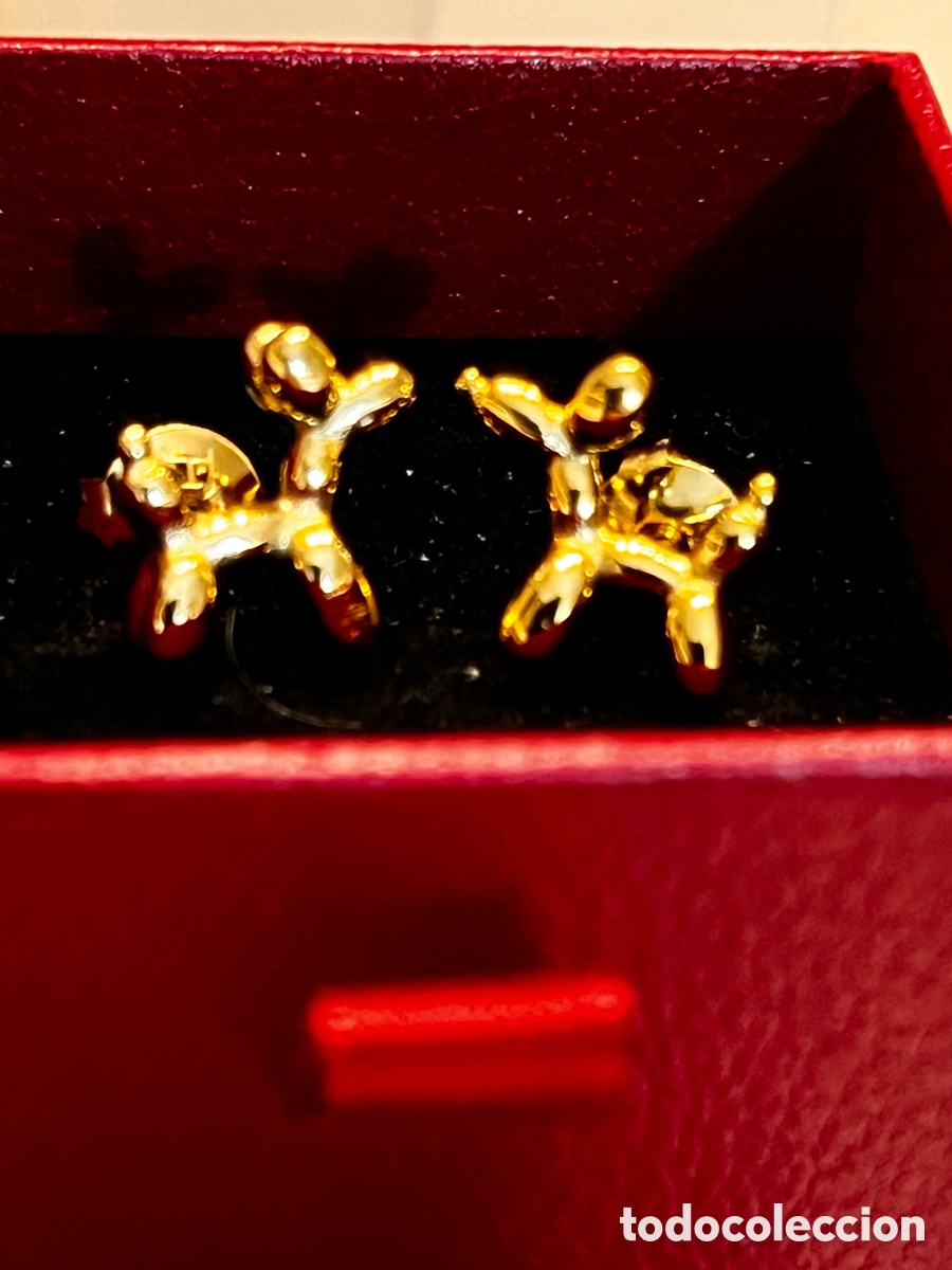 Joyeria: Pendientes perritos dorados con tuerca de presi&oacute;n