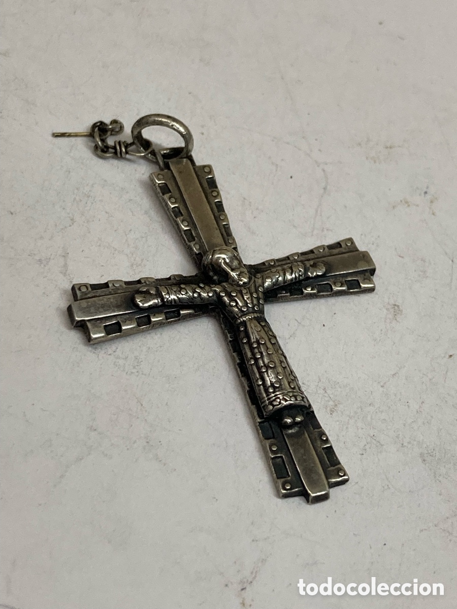 Joyeria: Cruz de plata religiosa C622
