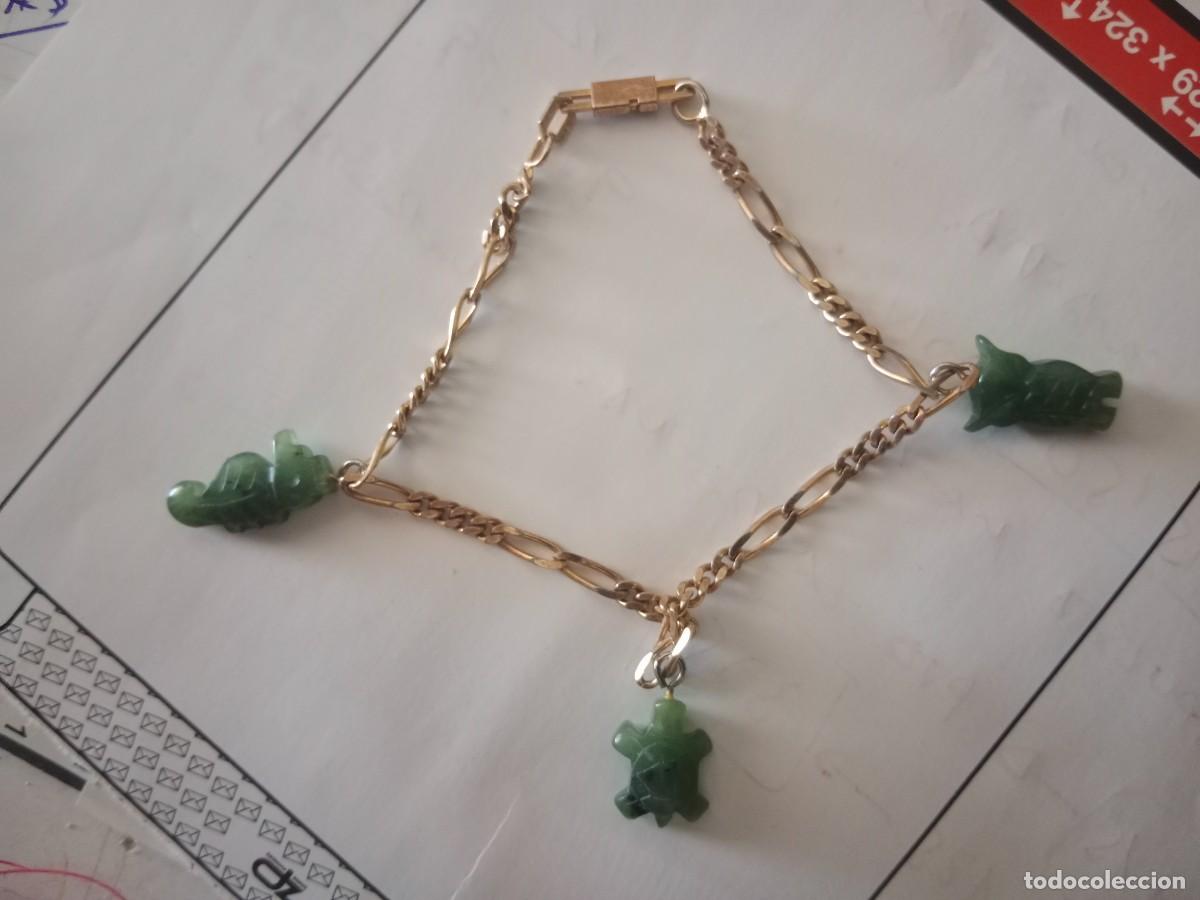 Joyeria: BONITA PULSERA DE PLATA DORADA CON 3 DIJES / CHARMS DE JADE : TORTUGA , BUHO Y CABALLITO DE MAR