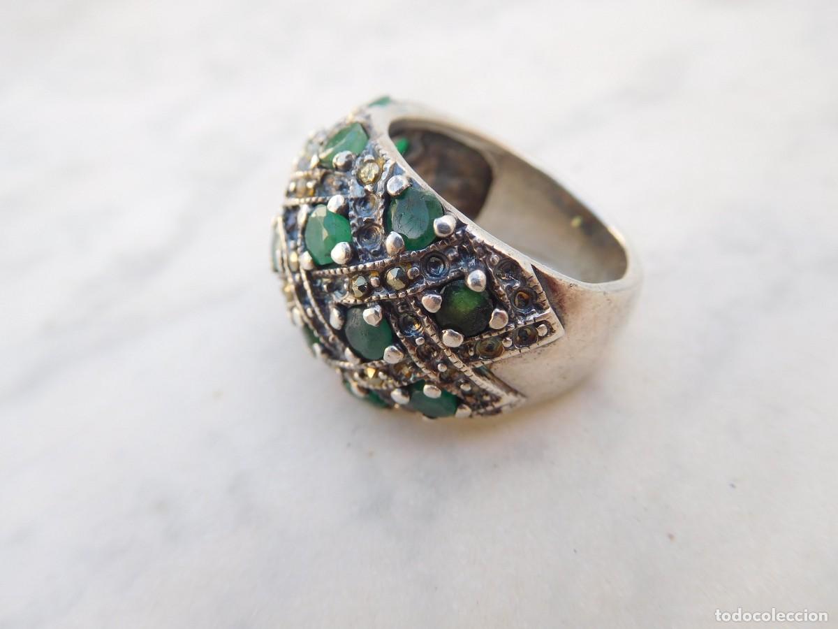 Gioielleria: Anillo vintage de plata con marquesitas y piedras o cristales verdes