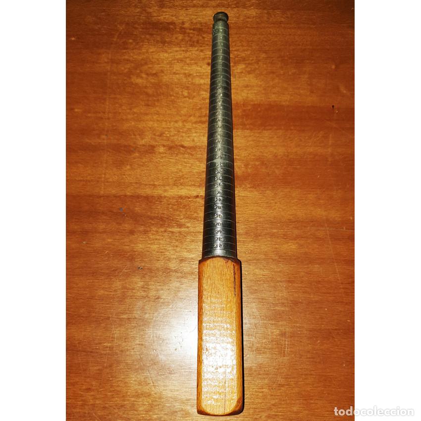 Joyeria: ANTIGUO MEDIDOR DE ANILLOS LASTRA DE JOYERO - MANDRIL GRADUADO MADERA Y METAL VINTAGE