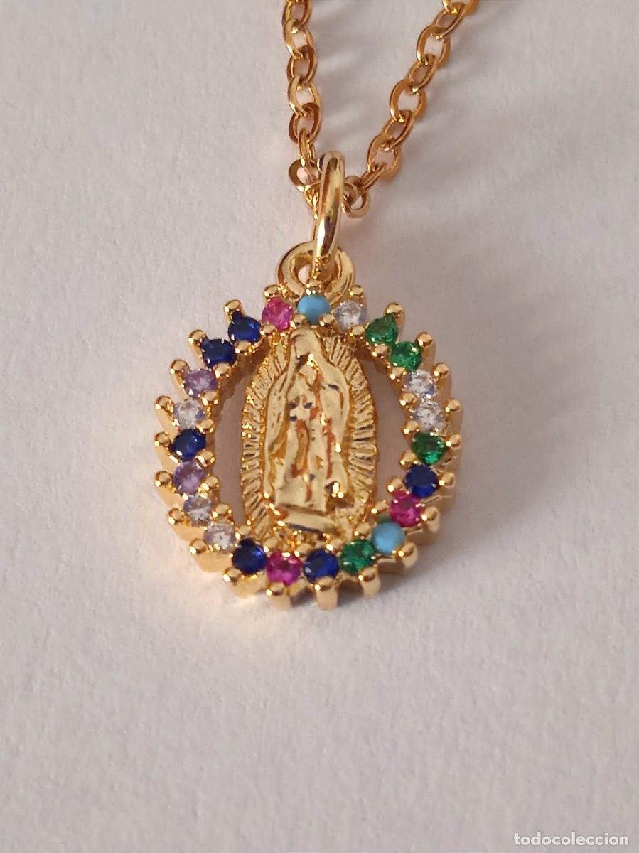 Joyeria: COLGANTE Y CADENA CON PIEDRAS ZIRCONITAS COLORES.
