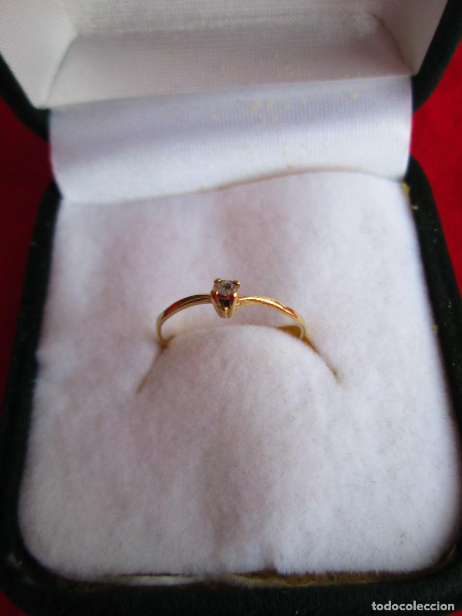 Joyeria: ANILLO DE ORO DE 18 KLTS. CON CIRCONITA - SIN ESTRENAR