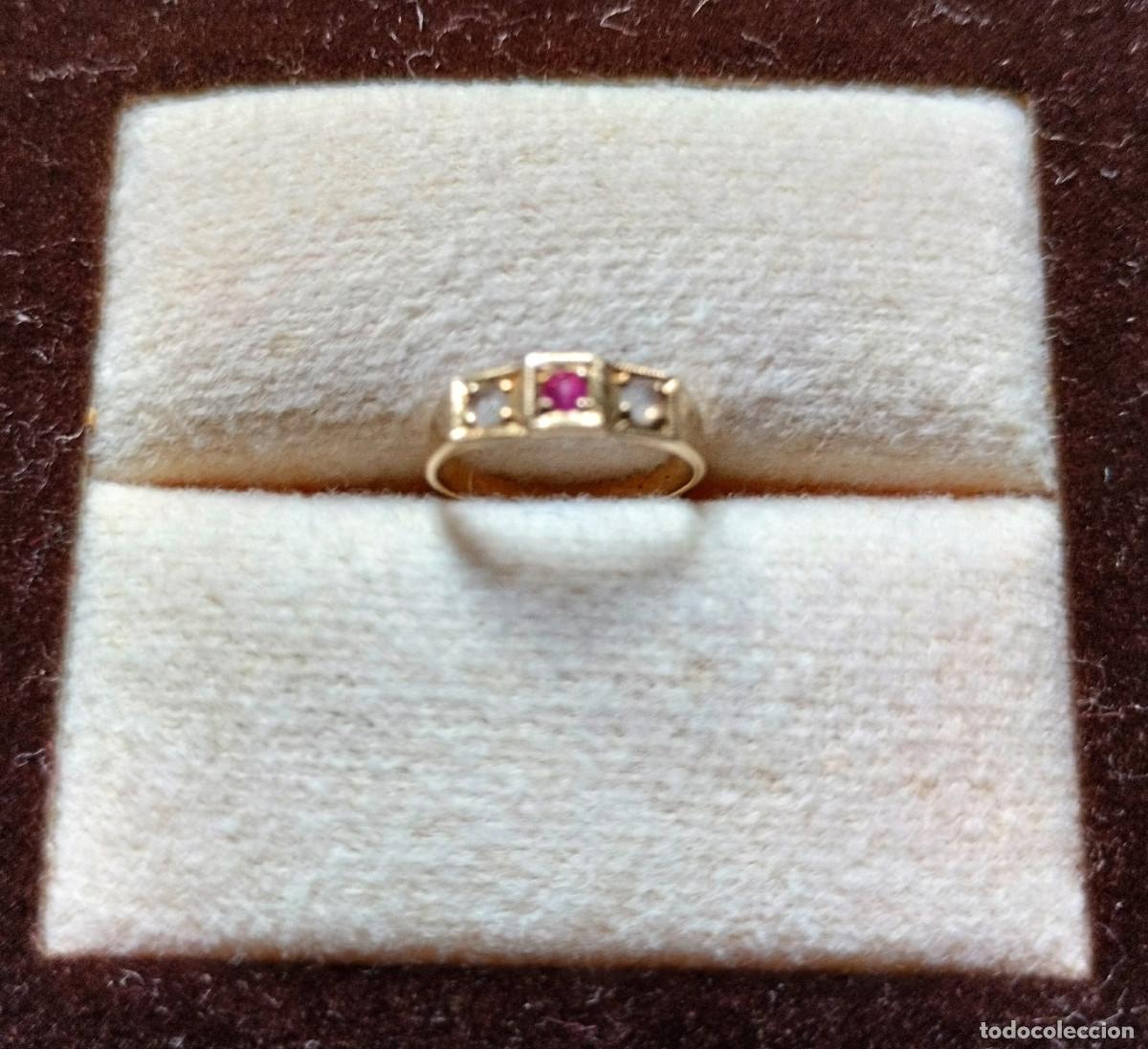 Joyeria: ANILLO DE ORO DE 18 KLTS. INFANTIL - CON CIRCONITAS Y PIEDRA SEMIPRECIOSA ROSA - SIN ESTRENAR