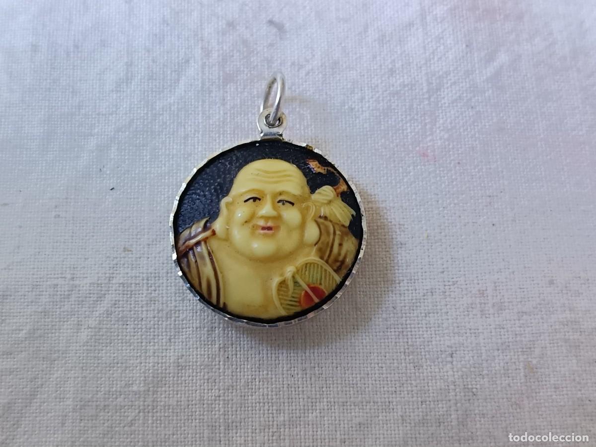 Gioielleria: Antiguo colgante de plata, con dise&ntilde;o de Buda, hecha o pintada a mano