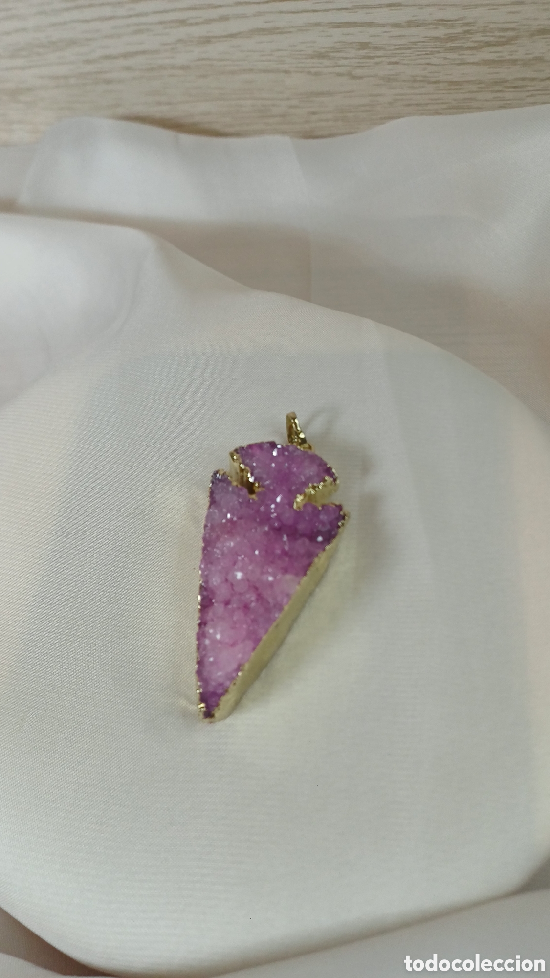 Joaillerie: COLGANTE AMATISTA NATURAL Y LAMINADO ORO