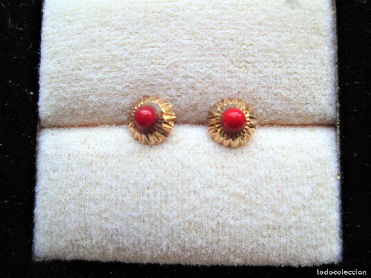 Jewelry: PENDIENTES DE ORO DE 18 KLTS. CON BOLITA ROJO CORAL - SIN ESTRENAR