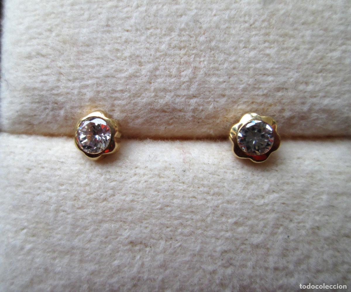 Jewelry: PENDIENTES DE ORO DE 18 KLTS. CON CIRCONITAS - CIERRE DE ROSCA - SIN ESTRENAR
