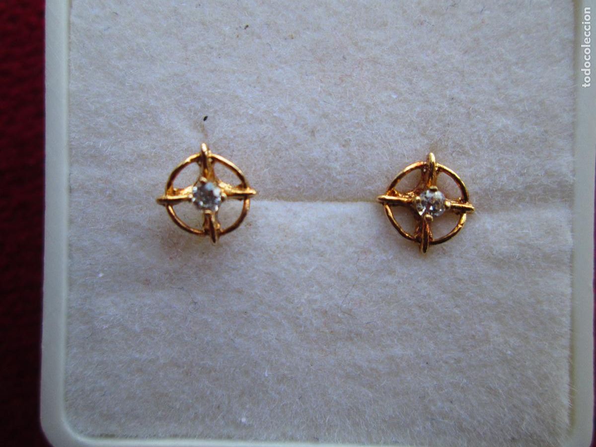 Jewelry: PENDIENTES DE ORO DE 18 KLTS. CON CIRCONITAS - CIERRE DE ROSCA - SIN ESTRENAR