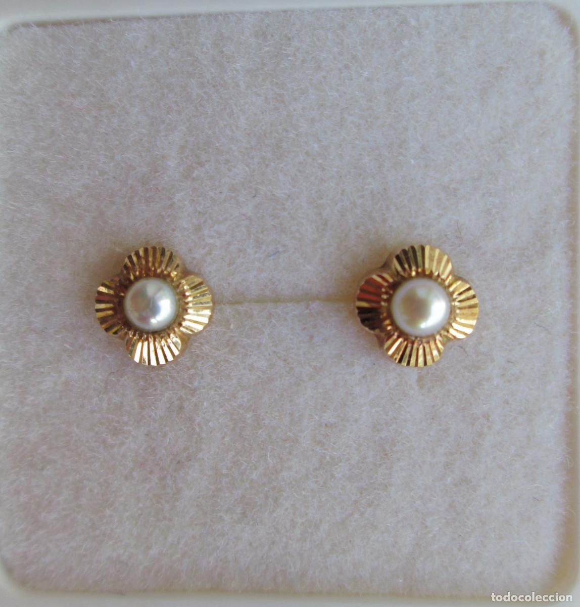 Jewelry: PENDIENTES DE ORO DE 18 KLTS. - FLOR CON PERLAS- CIERRE ROSCA - SIN ESTRENAR