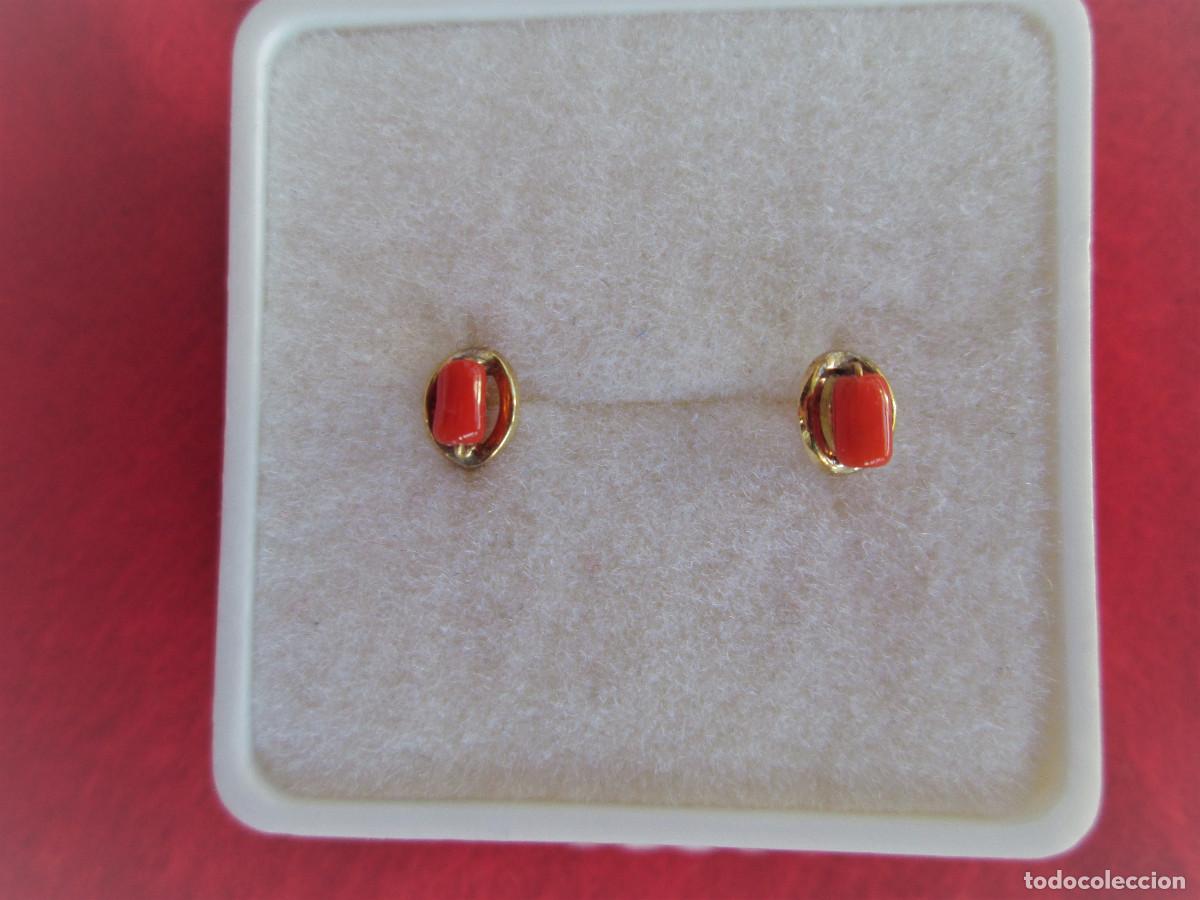 Jewelry: PENDIENTES DE ORO DE 18 KLTS. CON CORAL - CIERRE DE ROSCA - SIN ESTRENAR